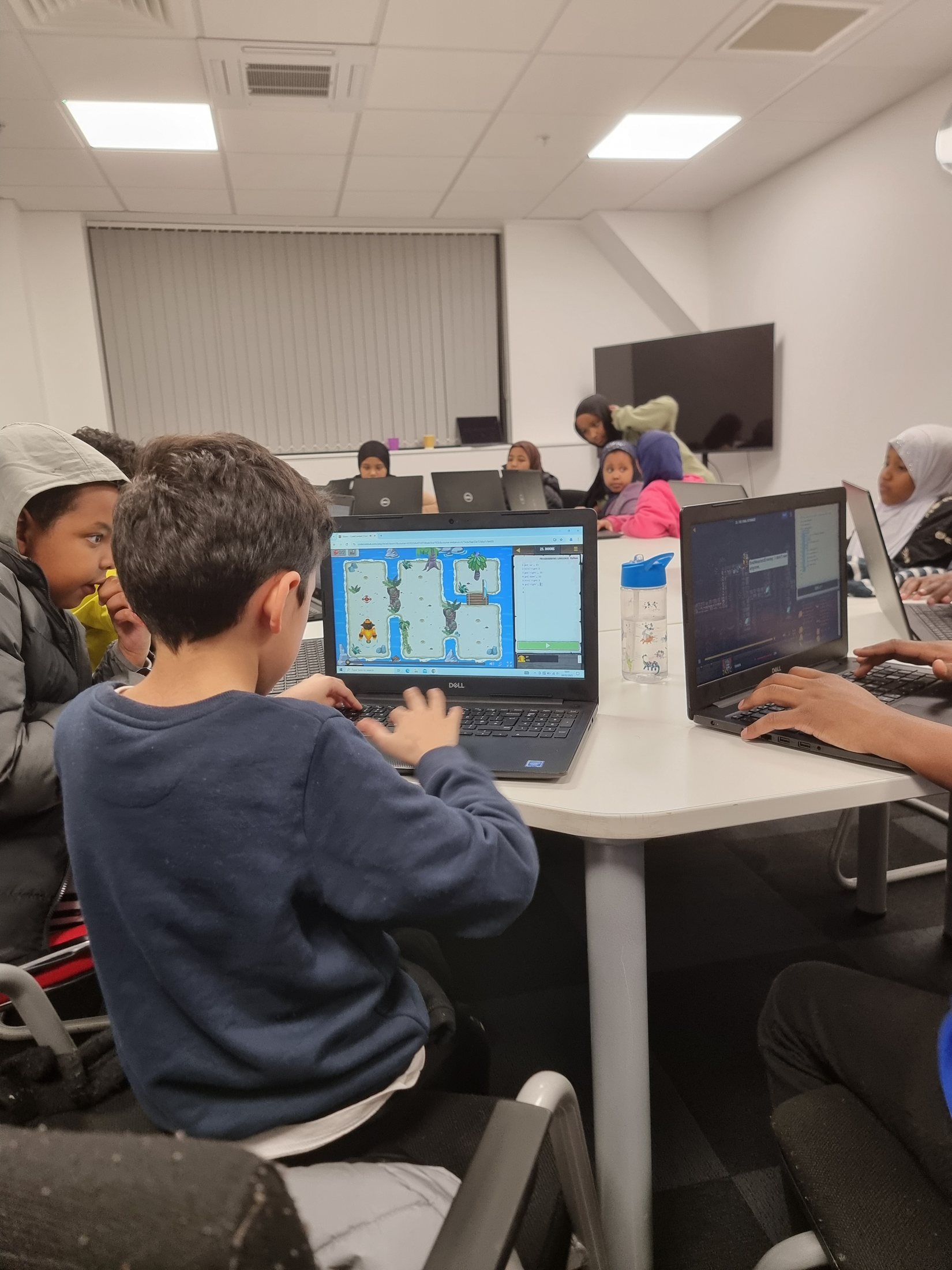 Tuesday Youth Services - Junior ClubCode Club - children at NIC Centre image from 25-02-2025
